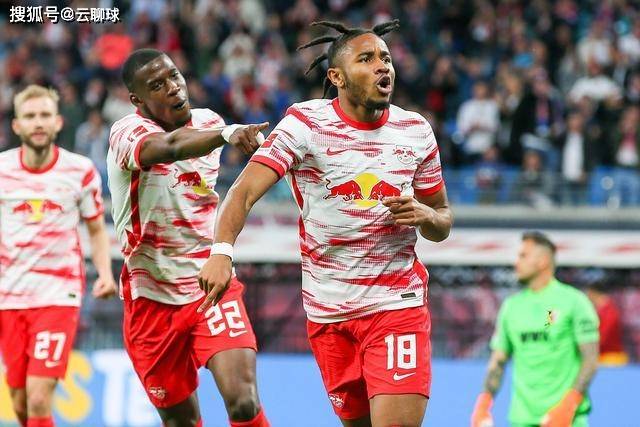 “领帆而上”  2026上海帆船公开赛开幕